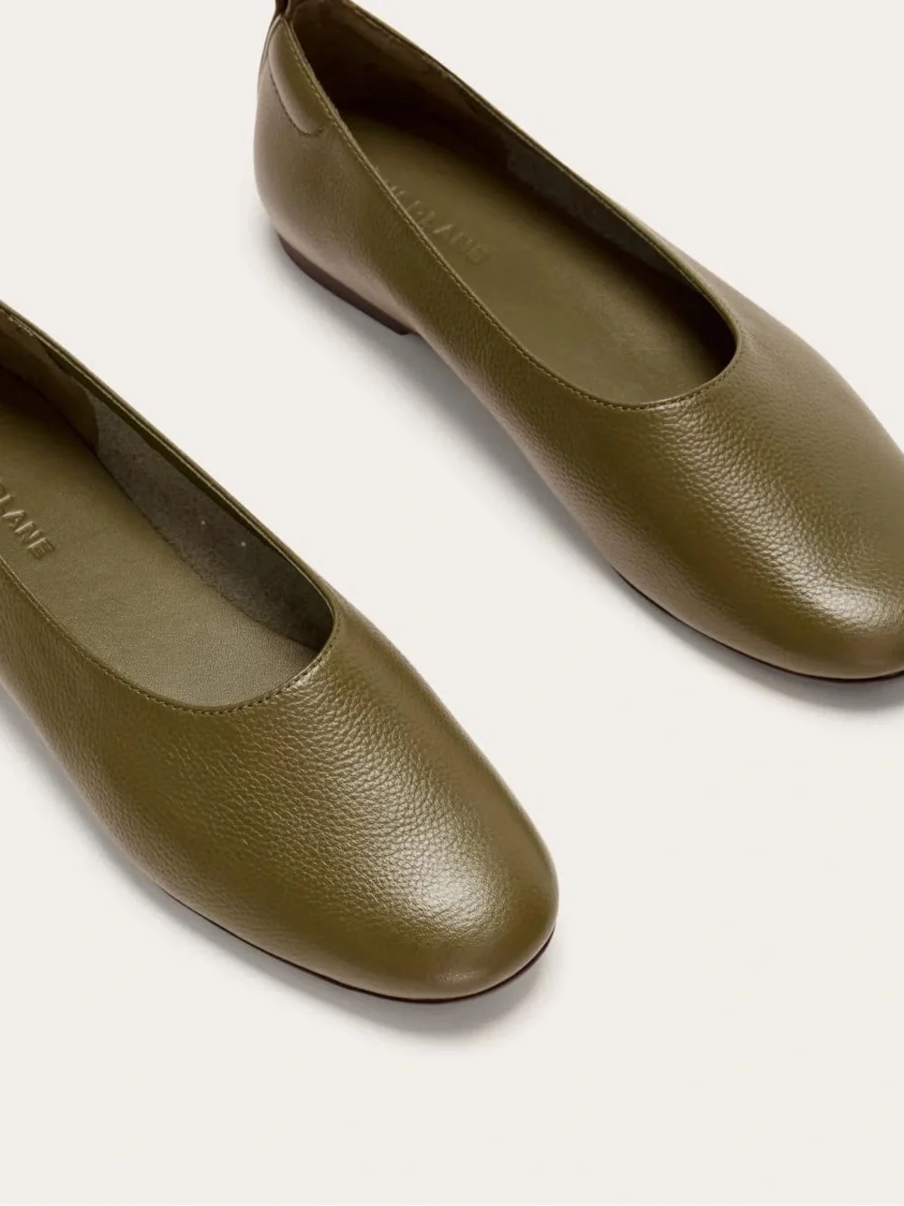Everlane Day Glove Flat Birch Green Leather Ballet Slip On Size 6 NWOB - Picture 3 of 9